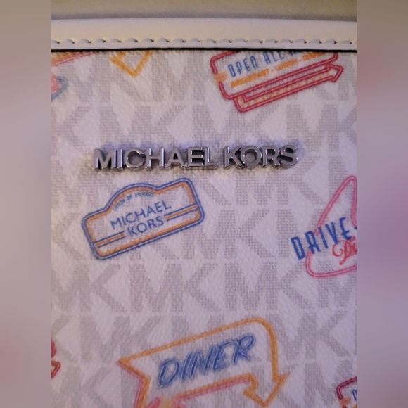 Michael Kors White Jet Set Travel Tote Bag - Picture 3 of 9